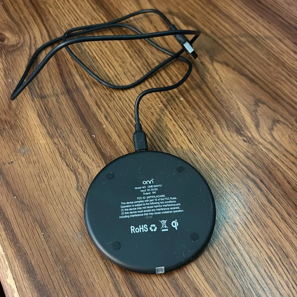 NWOT ONN Wireless Phone Charger 2 pc Circle & Cord Model No. ONB18WI701 DC 5V/2A